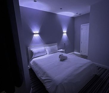 Bedsit, High Town Road, LU2 - Photo 2