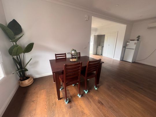 Glen Waverley - Photo 1