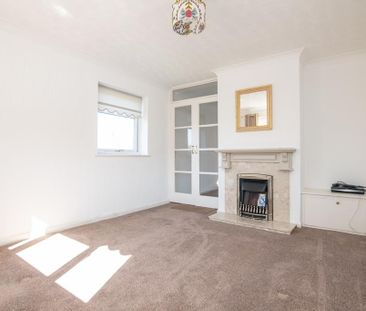 3 bedroom end of terrace house to rent - Photo 2