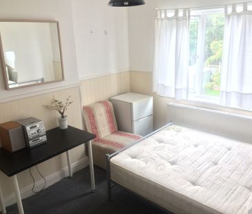 Kenwyn Drive, London, NW2 - Photo 4