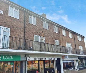 3 bedroom Flat To Let - Photo 2