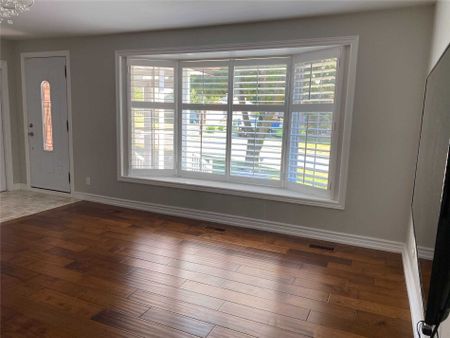 For Lease - 32 Caronport Crescent, Toronto, Ontario - Photo 2