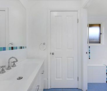 Beautiful 4 Bedroom Home in Lampada Estate - Photo 4