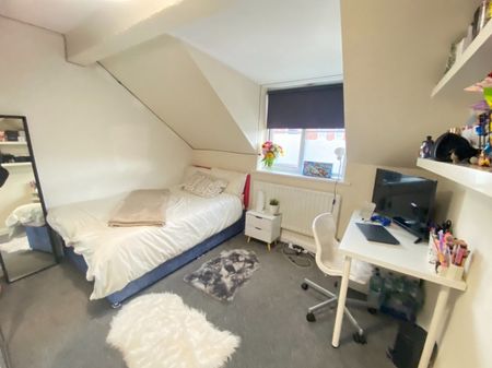 7 bed Detached House for Rent - Photo 4