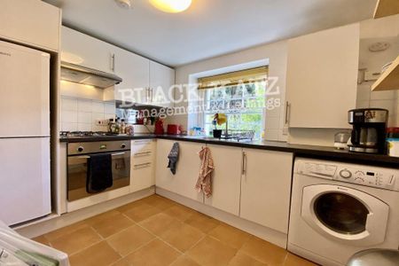 2 bedroom ground floor flat to rent - Photo 3