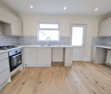 Wood Crescent - Photo 4