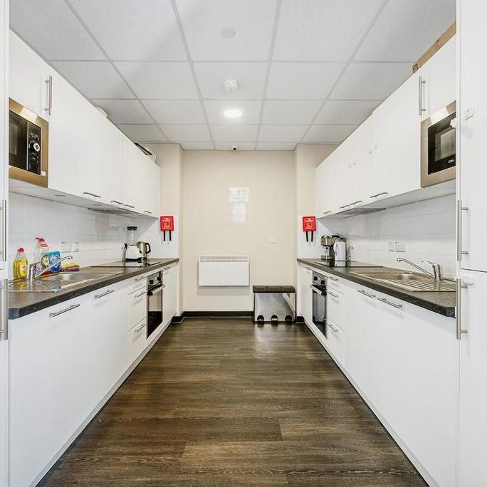 Studio to rent - Photo 1