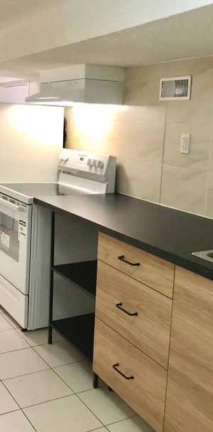2-Bedroom Basement Unit for rent - Eglinton Ave & Allen Rd - Photo 1