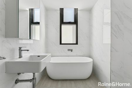 North facing two bedroom apartment with study - Photo 5