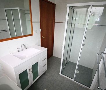 37 Sassafras Cres, Karabar NSW 2620 - House For Rent | Domain - Photo 3