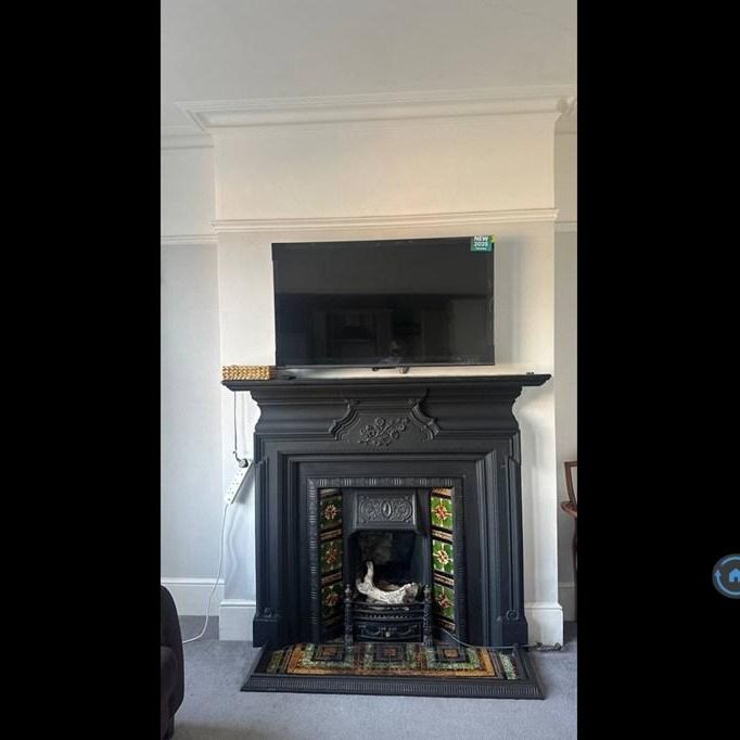 3 bedroom flat to rent - Photo 1