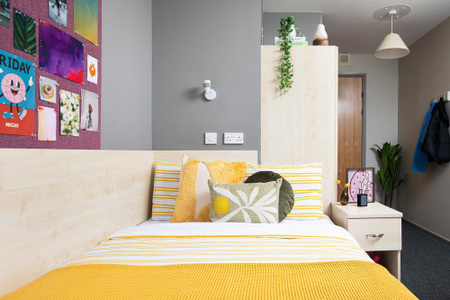 1 bedroom in a flat share to rent - Photo 2