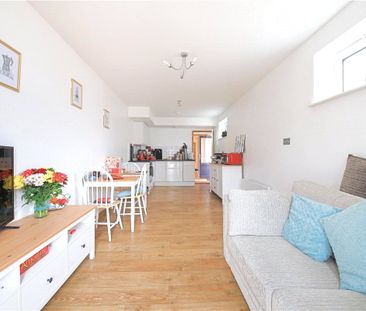 Well presented 1 bedroom apartment to rent within walking distance ... - Photo 3