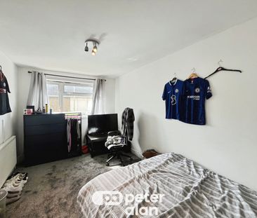 Manor Court, Church Village, PONTYPRIDD - Photo 2