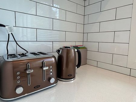 Stylish & Fully Furnished Co-living - Photo 2