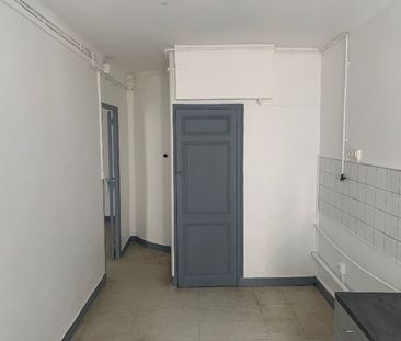 Appartement 3 pièces 73m2 MARSEILLE 1ER 725 euros - Photo 6