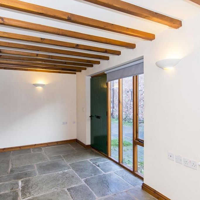 2 bedroom end of terrace house to rent - Photo 1