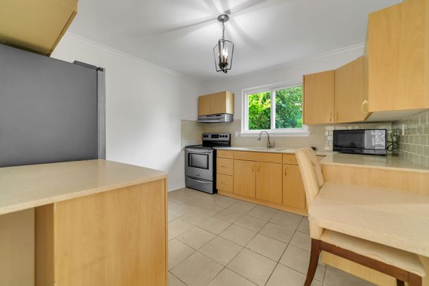 For Lease - 24 Springhead Gardens Unit# Main & Upper, Richmond Hill, Ontario - Photo 1