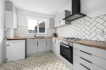 3 bedroom terraced house to rent - Photo 3