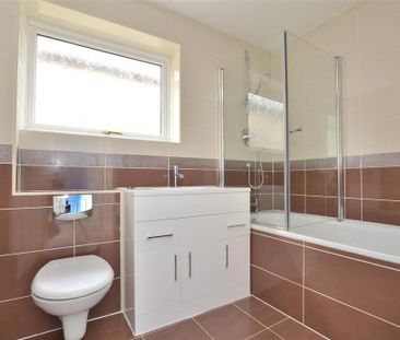 3 bedroom detached house to rent - Photo 3