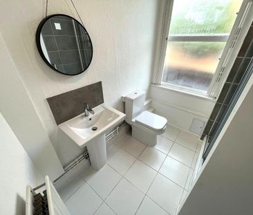 1 bedroom in a flat share to rent - Photo 5