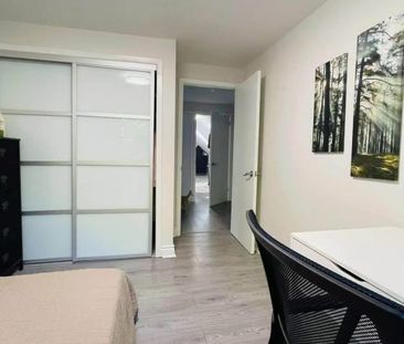 For Lease - 166 Chaplin Crescent Unit# 2nd floor one room, Toronto,... - Photo 5