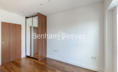 1 Bedroom flat to rent in Dickens Yard, Ealing, W5 - Photo 5