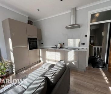2 bedroom flat to rent - Photo 6