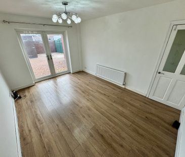 Pedmore Walk, Oldbury - Photo 1