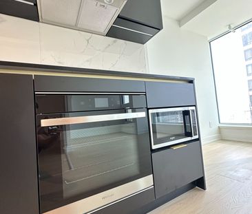 For Lease - 8 Wellesley Street Unit# 3906, Toronto, Ontario - Photo 1