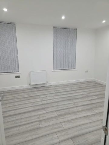 4 Bed Detached House, Kensington Street, M14 - Photo 4