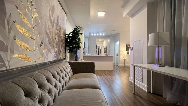 Yonge Street - Photo 1