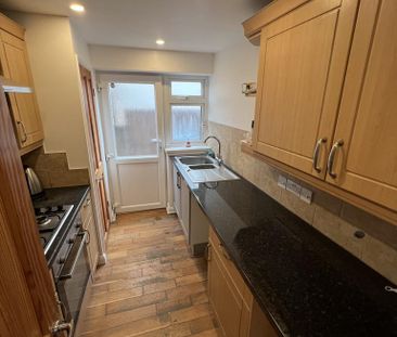 2 bedroom flat to rent - Photo 5