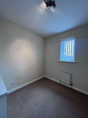 Brodsworth Way, Rossington, DN11 - Photo 2