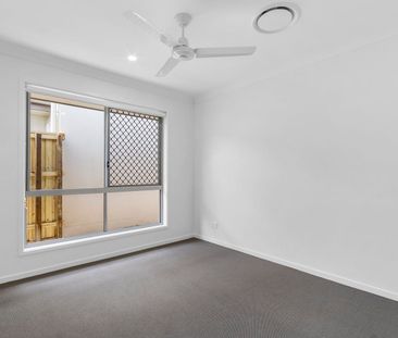 Family home with 2 living areas and ducted air- conditioning - Photo 2