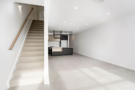 Modern townhouse in the heart of Bowden - Photo 2