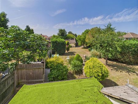 Studio to rent - Photo 3