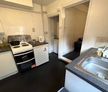 3 bedroom terraced house to rent - Photo 6