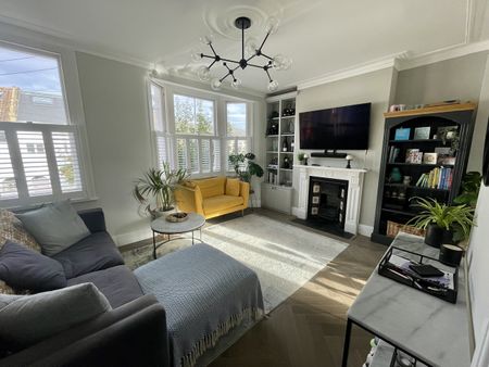 2 Bed Maisonette, Steerforth Street, SW18 - Photo 3