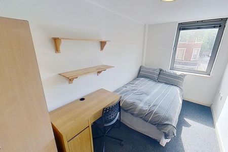 6 bedroom flat to rent - Photo 5