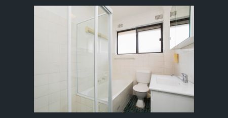 EAST FACING 2 BEDROOM APARTMENT - BY APPOINTMENT - Photo 2