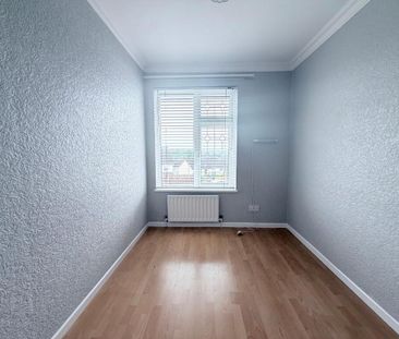 66 Iveagh Drive, Banbridge, BT32 3YE - Photo 3