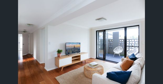 MODERN & SPACIOUS GROUND FLOOR DUPLEX - Photo 1