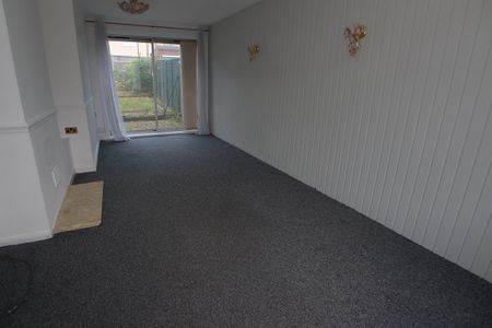 Property to let in Kirkcaldy - Photo 3