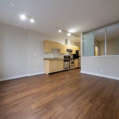 Modern 1 bed 1 bath apartment in Downtown Vancouver - Photo 1