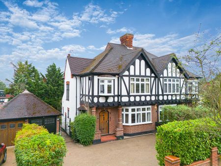 3 bedroom semi-detached house to rent - Photo 2