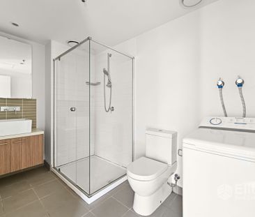 2 Bedroom 2 Bathroom Apartment in Melbourne Star - Photo 5