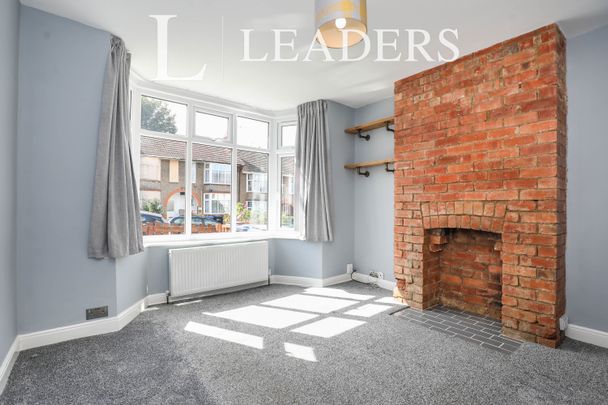 3 bedroom house to rent Murray Avenue, NN2 - Photo 1