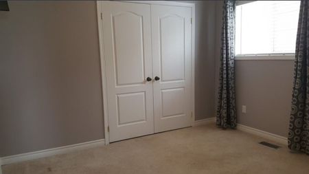 Four bedroom detached home for rent in Bowmanville - Photo 4