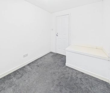 Price £995 pcm - Available Now - Unfurnished - Photo 6